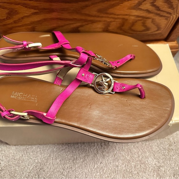 Michael Kors Sandal - Picture 1 of 4